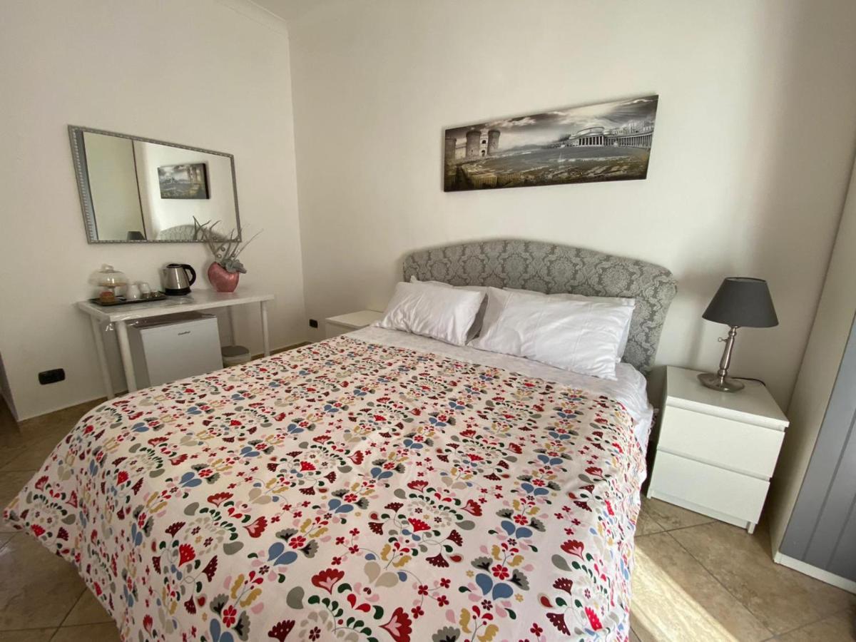 Hotel Falu Napoli Centro Camera Con Cucina E Bagno Privato Exteriér fotografie